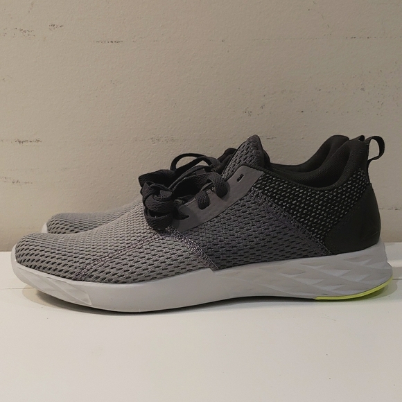 Brand new grey running shoes made by Reebok. - Picture 3 of 5